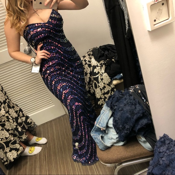 Adrianna Papell Dresses & Skirts - Adrianna papell iridescent sequin gown